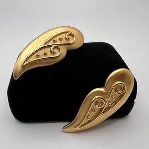 Monet CLIP Matte Gold Contemporary Leaf Earrings